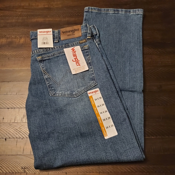 wrangler relaxed straight flex